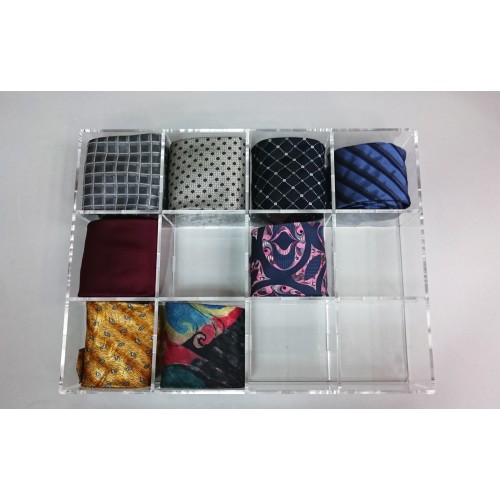 Espositore porta cravatte in plexiglass trasparente a 12 caselle Espositore porta cravatte in plexiglass trasparente a 12 caselle